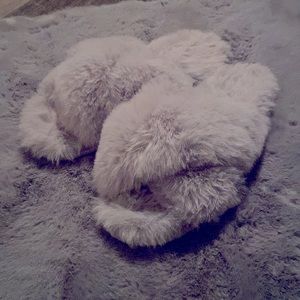 Lauren Conrad fuzzy slippers, size 8-9, super soft and super comfy